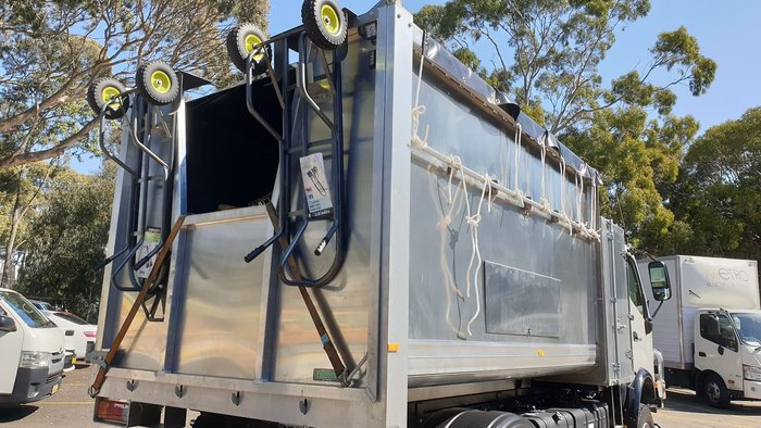 2020 HINO 300 SERIES 817 4X4 CHIPPER TIPPER null null White