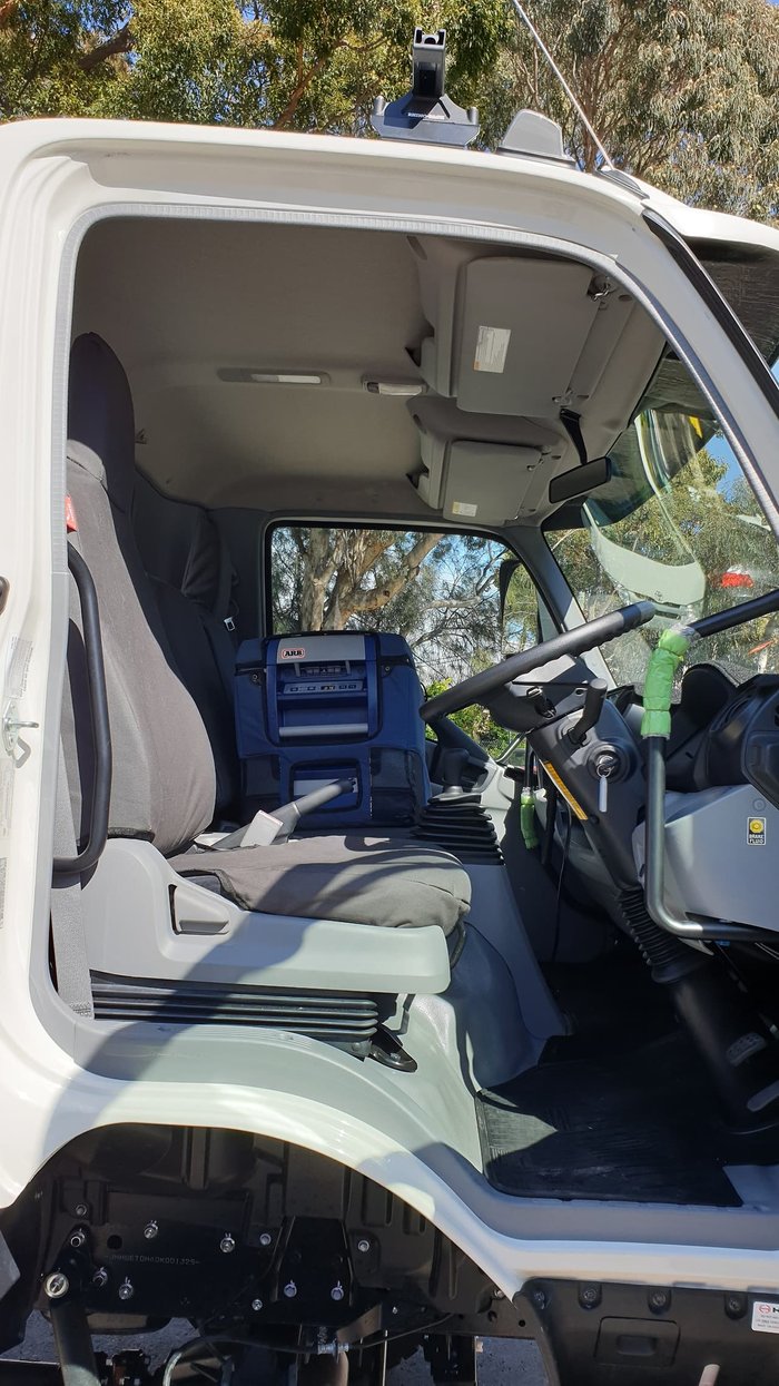 2020 HINO 300 SERIES 817 4X4 CHIPPER TIPPER null null White