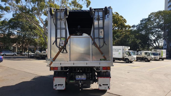 2020 HINO 300 SERIES 817 4X4 CHIPPER TIPPER null null White