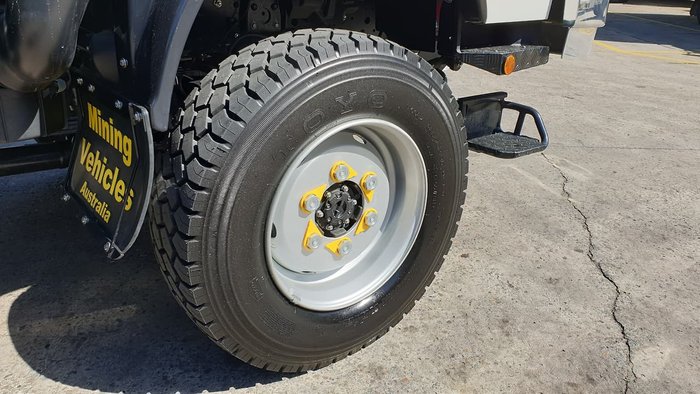 2020 HINO 300 SERIES 817 4X4 CHIPPER TIPPER null null White