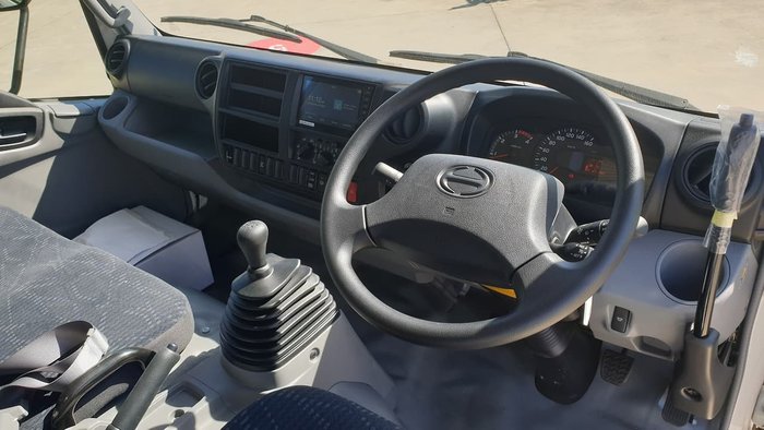 2020 HINO 300 SERIES 717 TIPPER null null White