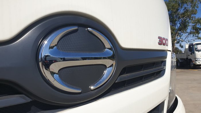 2020 HINO 300 SERIES 717 TIPPER null null White