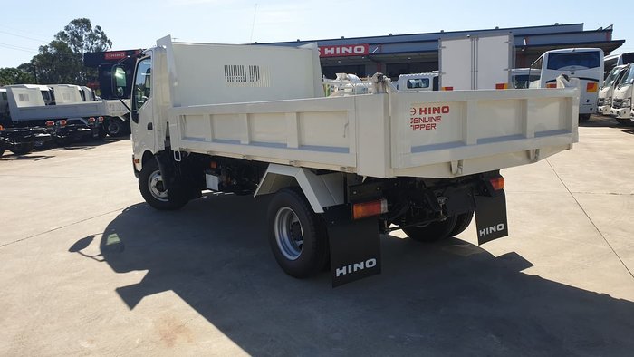 2020 HINO 300 SERIES 717 TIPPER null null White