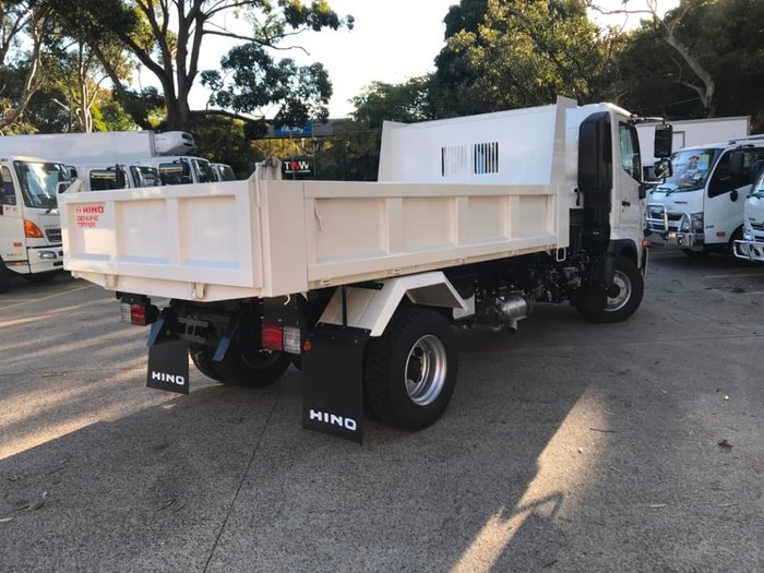 2020 HINO 500 SERIES FC 1124 MT LEAF 3850 TIPPER3.6 null null White