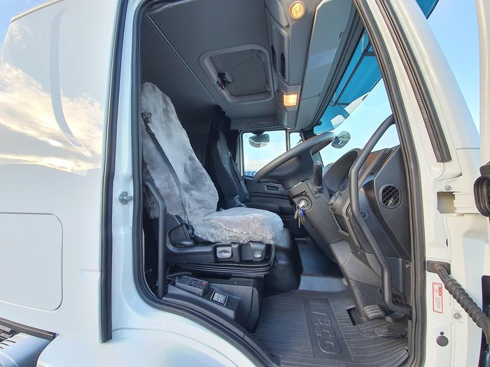 2020 IVECO ML120 SLEEPER CAB MANUAL 250HP null null White