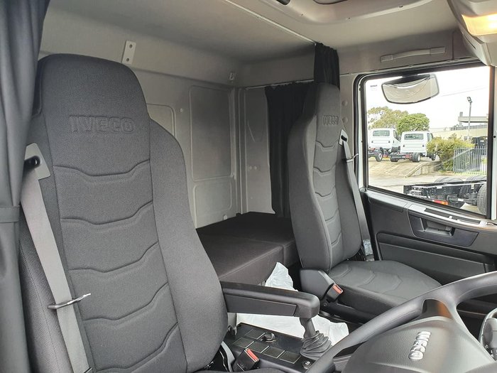 2020 IVECO ML120 SLEEPER CAB MANUAL 250HP null null White