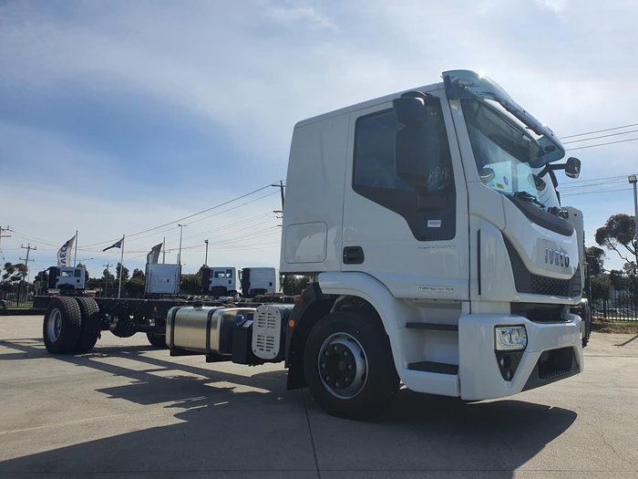 2020 IVECO ML120 SLEEPER CAB MANUAL 250HP null null White