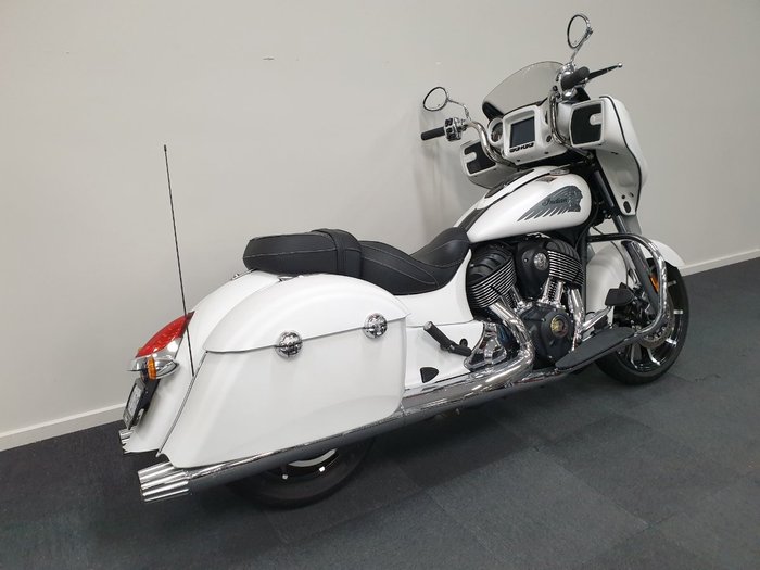 2019 Indian CHIEFTAIN DARK HORSE WHITE White