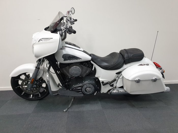 2019 Indian CHIEFTAIN DARK HORSE WHITE White