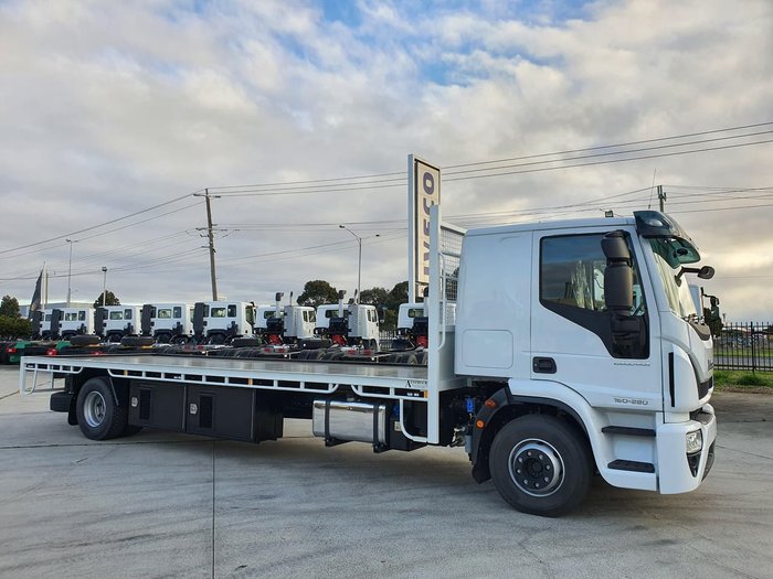 2020 IVECO EUROCARGO ML160 E6 SLEEPER MANUAL WITH TRAY null null white