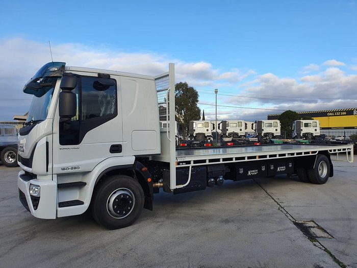 2020 IVECO EUROCARGO ML160 E6 SLEEPER MANUAL WITH TRAY null null white