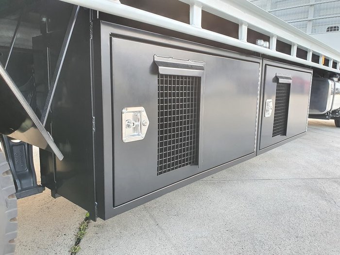 2020 IVECO EUROCARGO ML160 E6 SLEEPER MANUAL WITH TRAY null null white