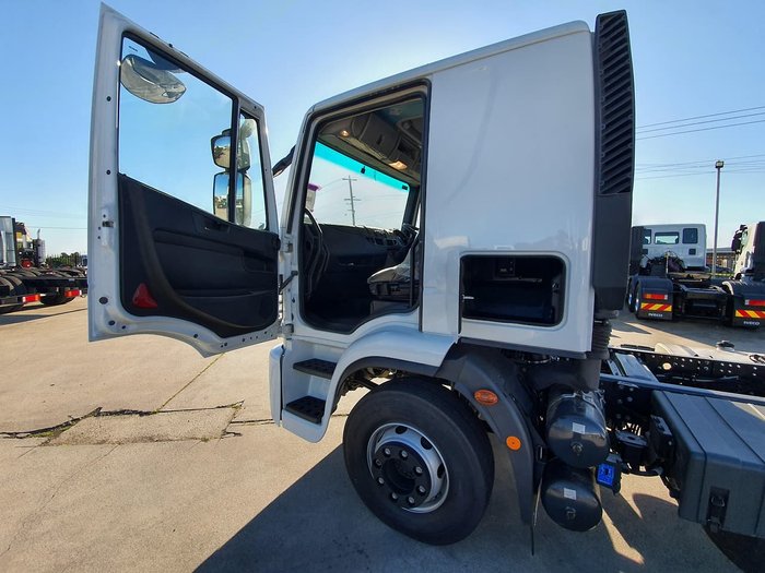 2020 IVECO ML160 EEV SLEEPER CAB MANUAL WITH STEEL TRAY null null white