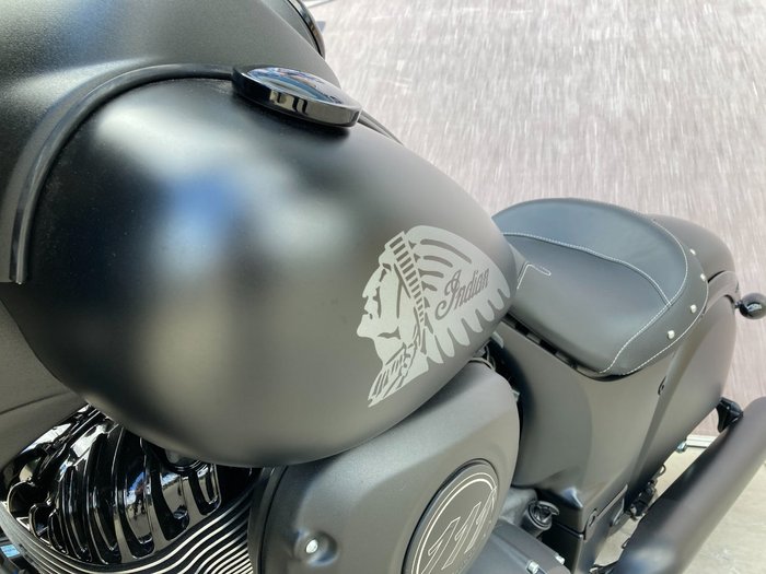 2020 Indian CHIEF DARK HORSE Black