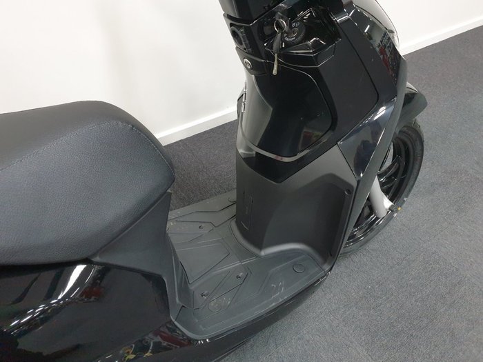 2020 Peugeot BELVILLE 200 RS Black