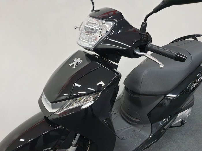 2020 Peugeot BELVILLE 200 RS Black