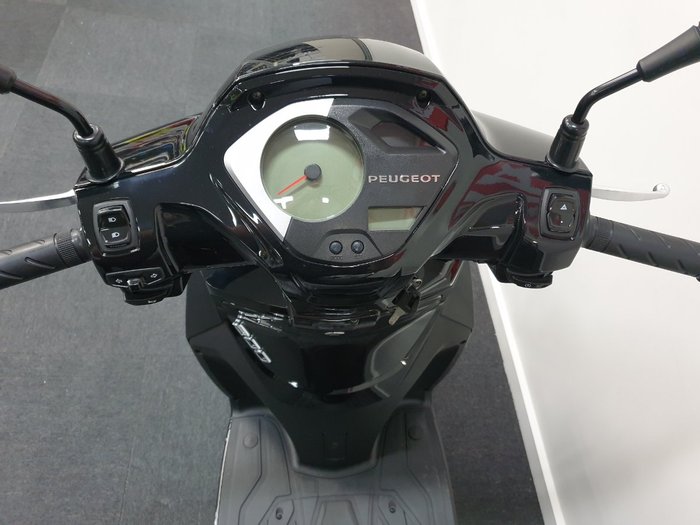 2020 Peugeot BELVILLE 200 RS Black