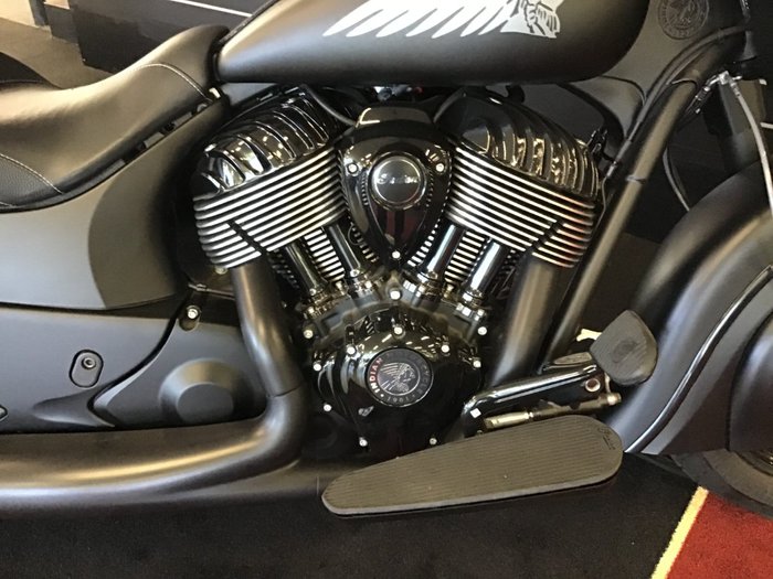 2020 Indian CHIEF DARK HORSE Black
