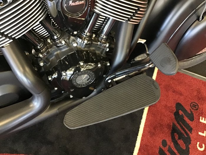 2020 Indian CHIEF DARK HORSE Black