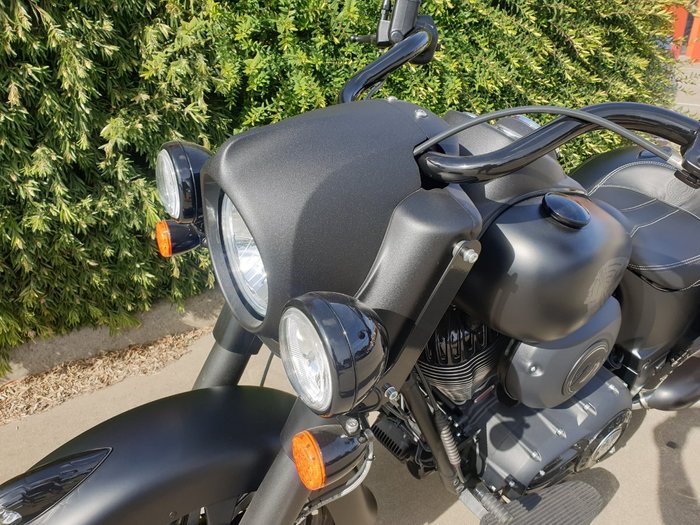 2020 Indian SPRINGFIELD DARK HORSE BLACK