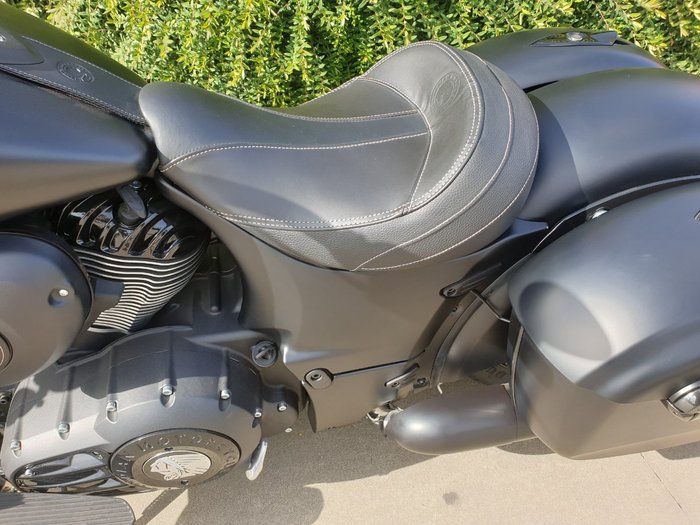 2020 Indian SPRINGFIELD DARK HORSE BLACK