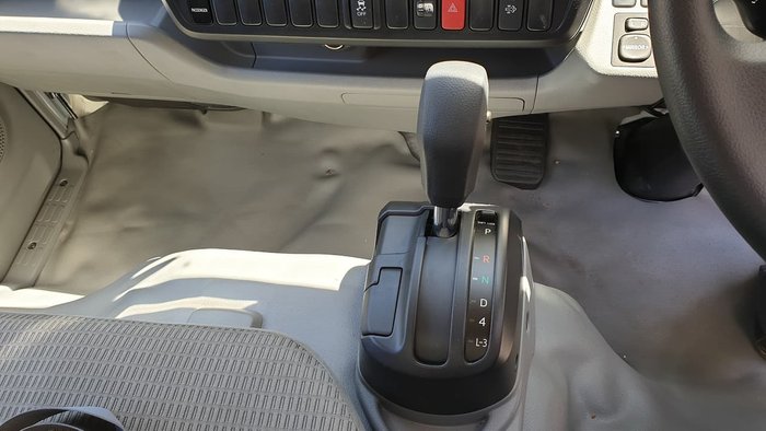 2020 HINO 300 SERIES 616 IFS AUTO FRIDGE TRUCK null null White