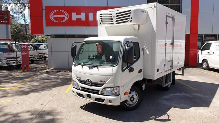 2020 HINO 300 SERIES 616 IFS AUTO FRIDGE TRUCK null null White