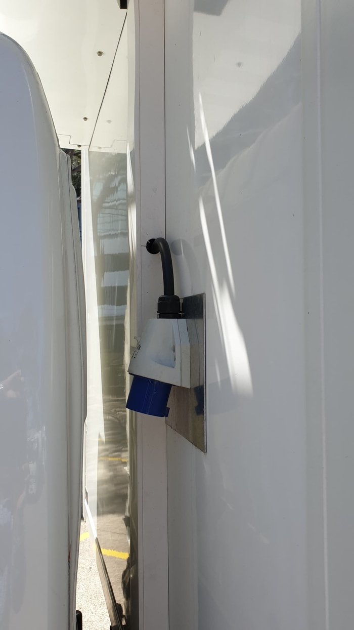 2020 HINO 300 SERIES 616 IFS AUTO FRIDGE TRUCK null null White