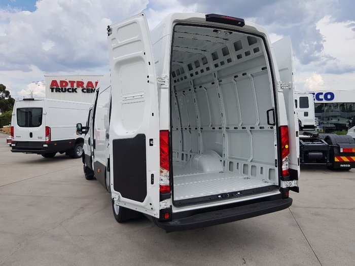 2020 IVECO 50C17 18M VAN null null White