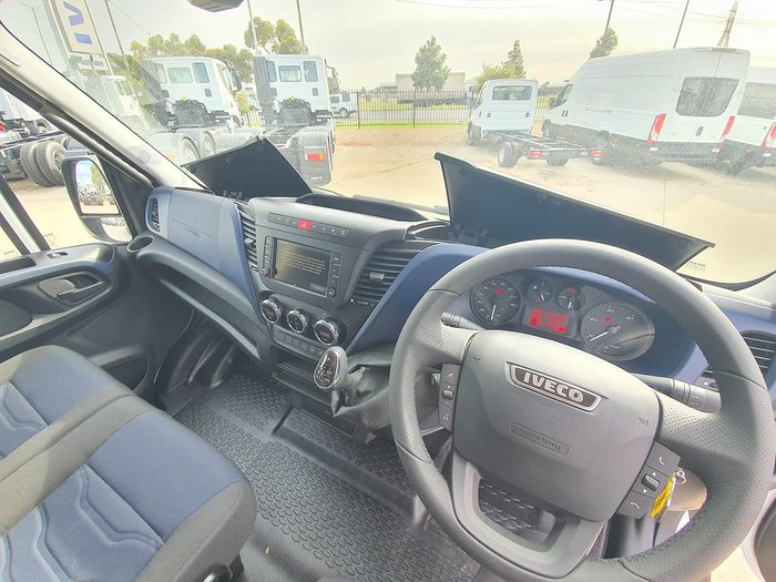 2020 IVECO DAILY 70C17 CAB CHASSIS 4350MM WB null null white