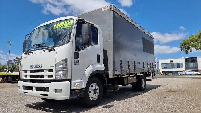 2012 ISUZU FRR500 8 PALLET WHITE