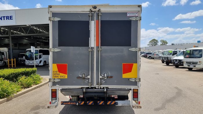 2012 ISUZU FRR500 8 PALLET WHITE