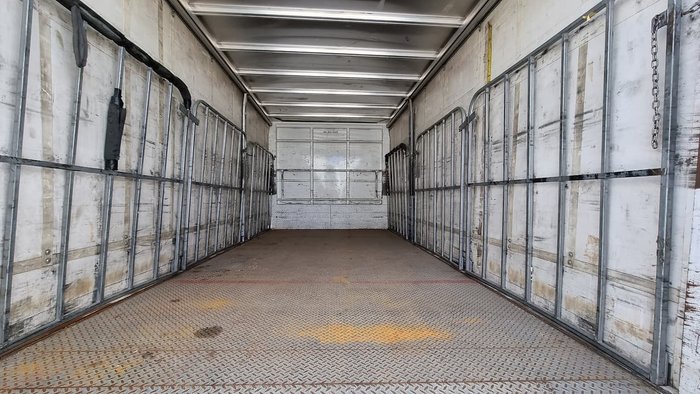 2012 ISUZU FRR500 8 PALLET WHITE