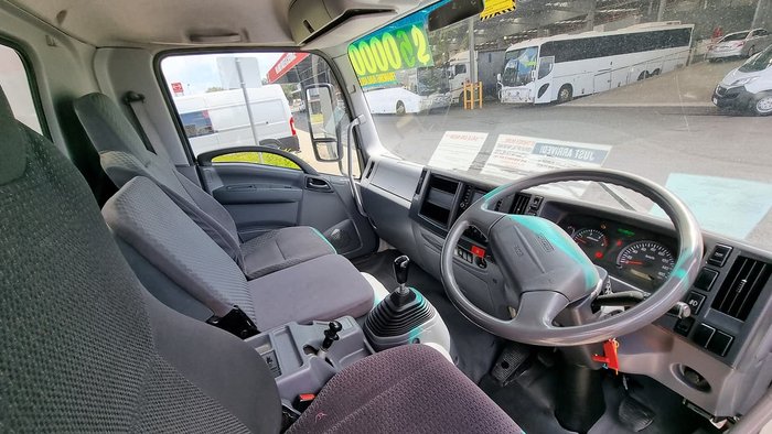 2012 ISUZU FRR500 8 PALLET WHITE