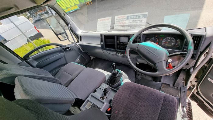 2012 ISUZU FRR500 8 PALLET WHITE