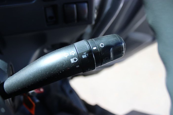 2012 ISUZU FRR500 8 PALLET WHITE