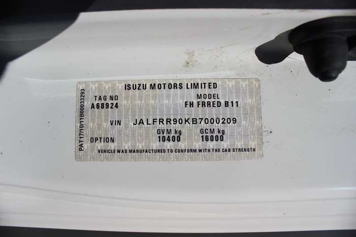 2012 ISUZU FRR500 8 PALLET WHITE