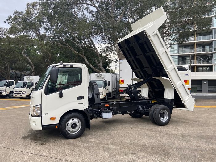 2020 HINO 300 SERIES 717 TIPPER - NEW MODEL null null White