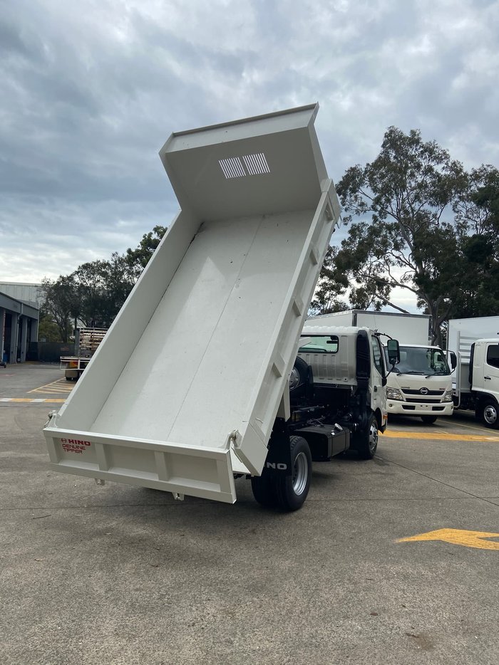 2020 HINO 300 SERIES 717 TIPPER - NEW MODEL null null White