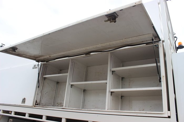 2013 ISUZU FTR 900 WHITE