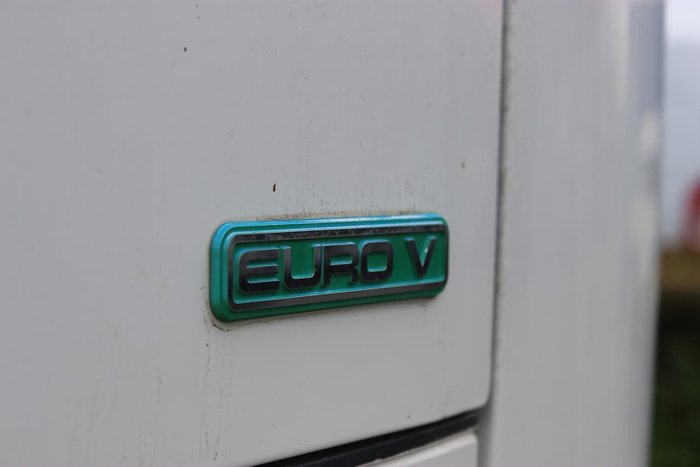 2013 ISUZU FTR 900 WHITE