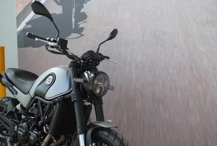 2020 Benelli LEONCINO (ABS) Silver