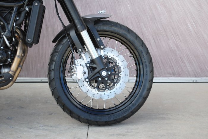 2020 Benelli LEONCINO (ABS) Silver