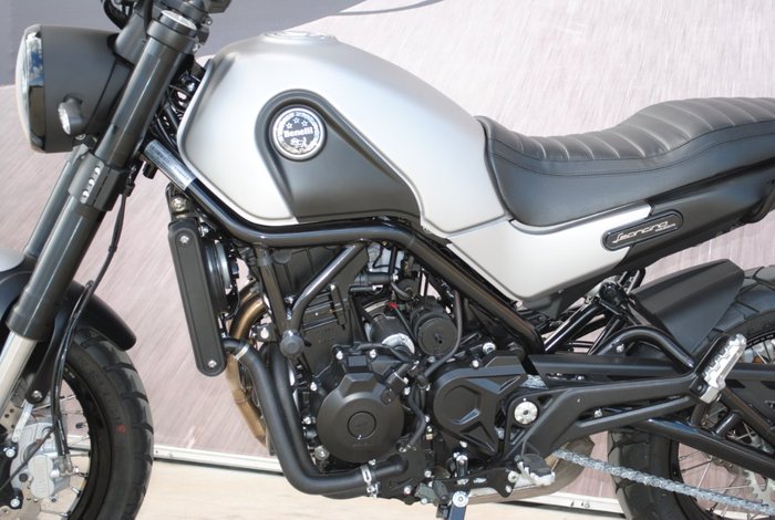 2020 Benelli LEONCINO (ABS) Silver
