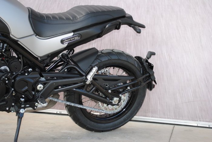 2020 Benelli LEONCINO (ABS) Silver
