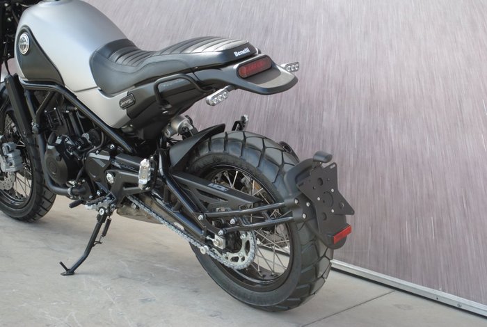 2020 Benelli LEONCINO (ABS) Silver