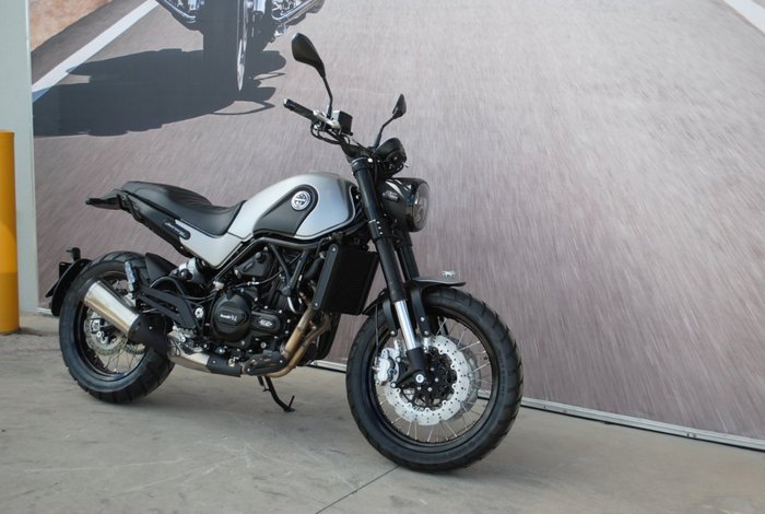 2020 Benelli LEONCINO (ABS) Silver