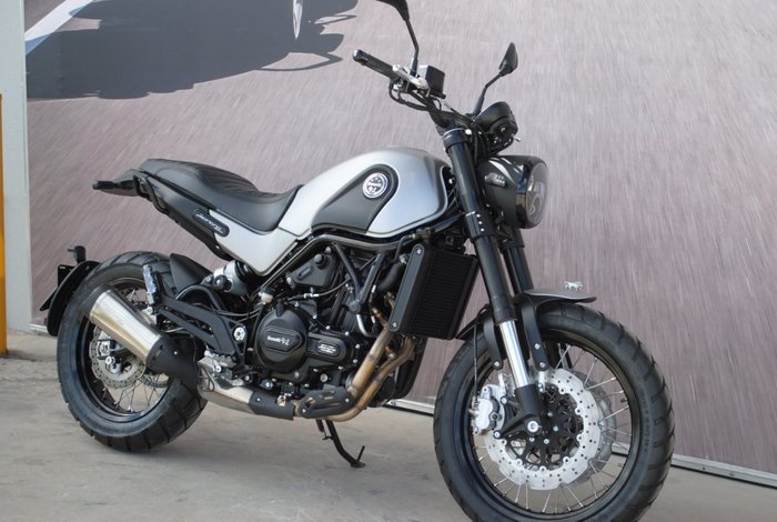 2020 Benelli LEONCINO (ABS) Silver