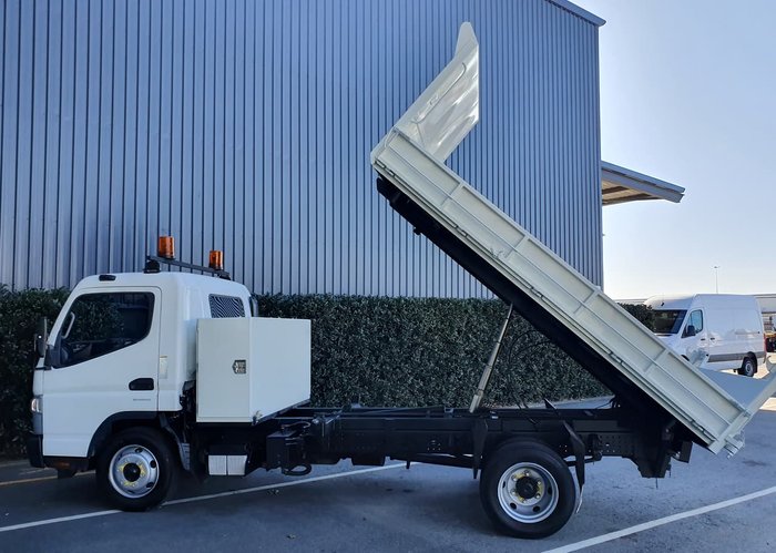 2013 FUSO 815 CANTER WHITE