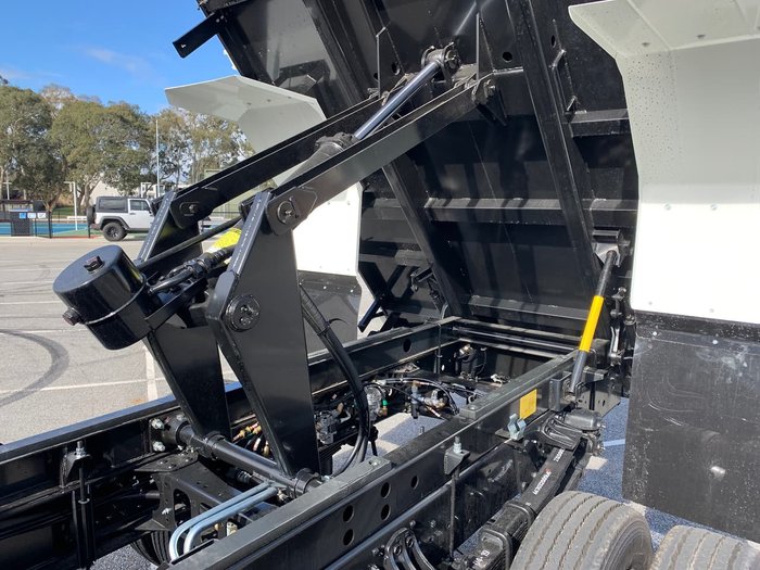 2020 FUSO FIGHTER 1124 null null White